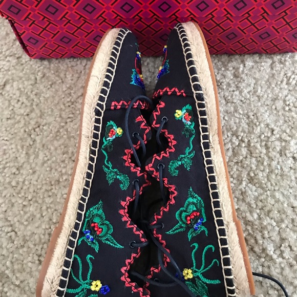 New in Box Tory Burch Flat Sz 5.5 - Picture 4 of 4